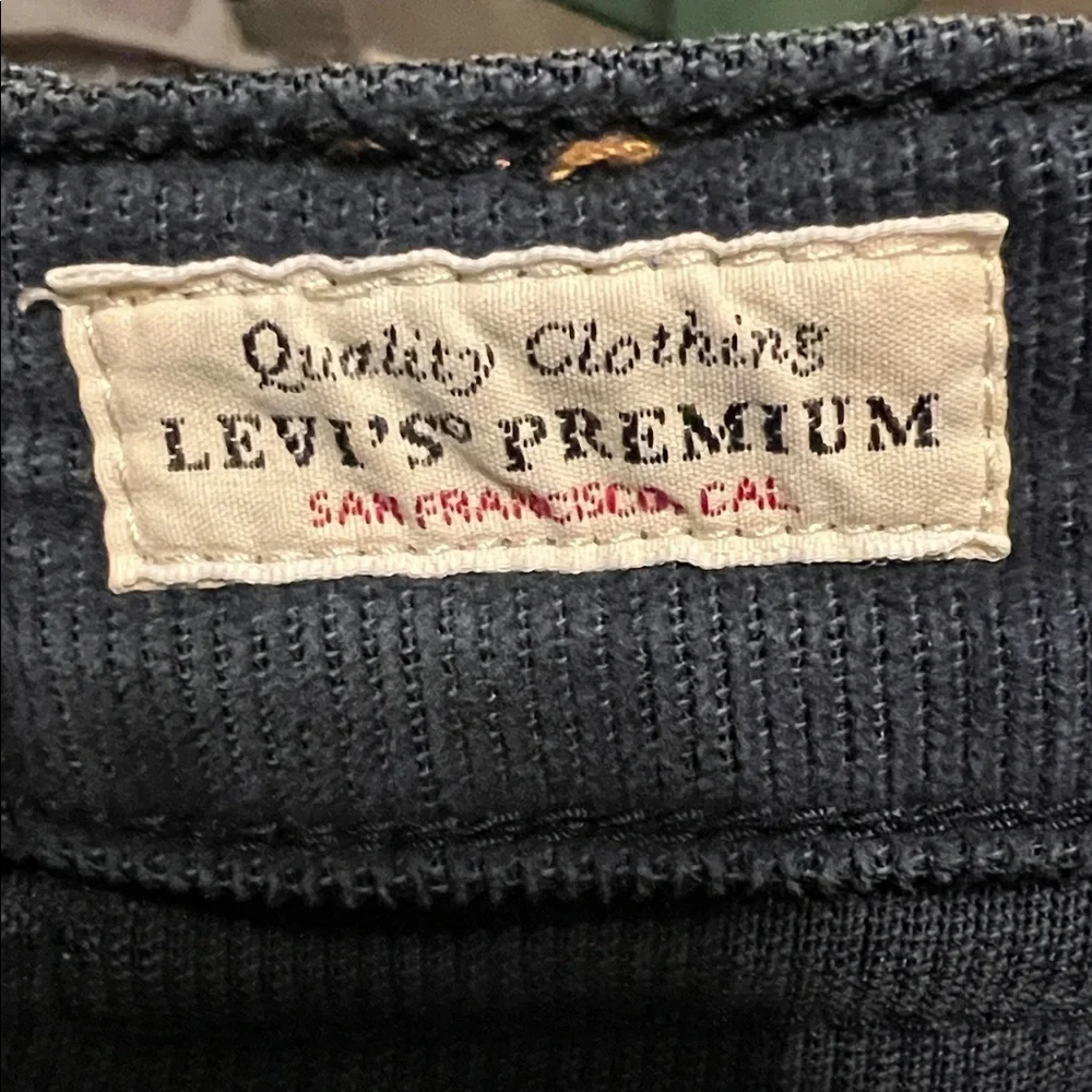Levi’s Premium Wedgie Straight Corduroy Pants • Sz 27 • Muted Slate Blue